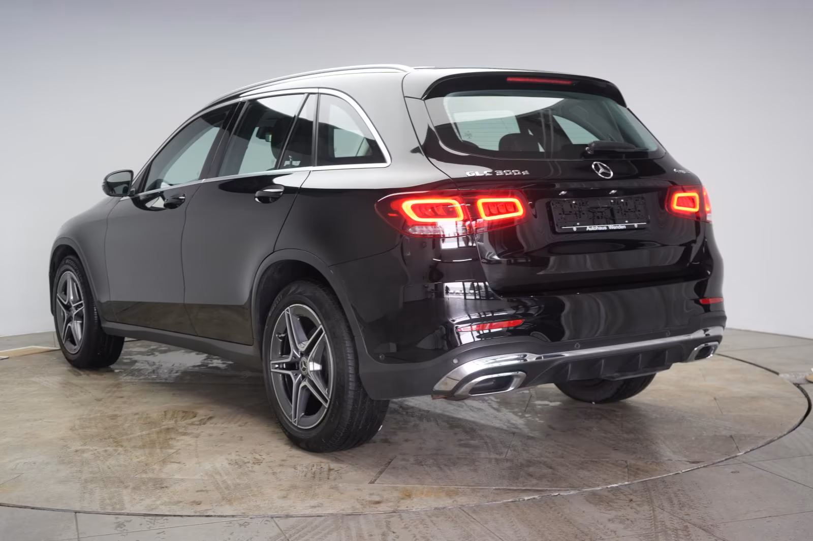 (B-239) Mercedes-Benz GLC 300 d 4Matic 9G-Tronic AMG Temp/Kamera/ - Image 4