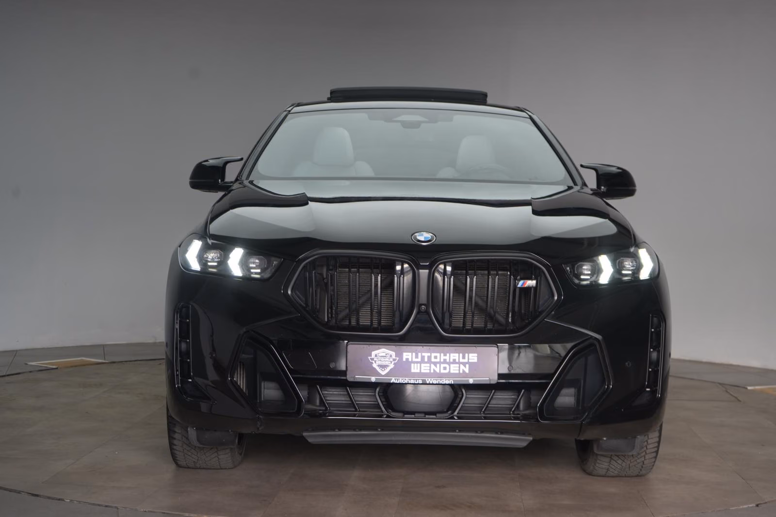 (B-006) BMW X6 M60 i xDrive Leder/HUD/SkyLounge/H&K/360Kamer - Image 2