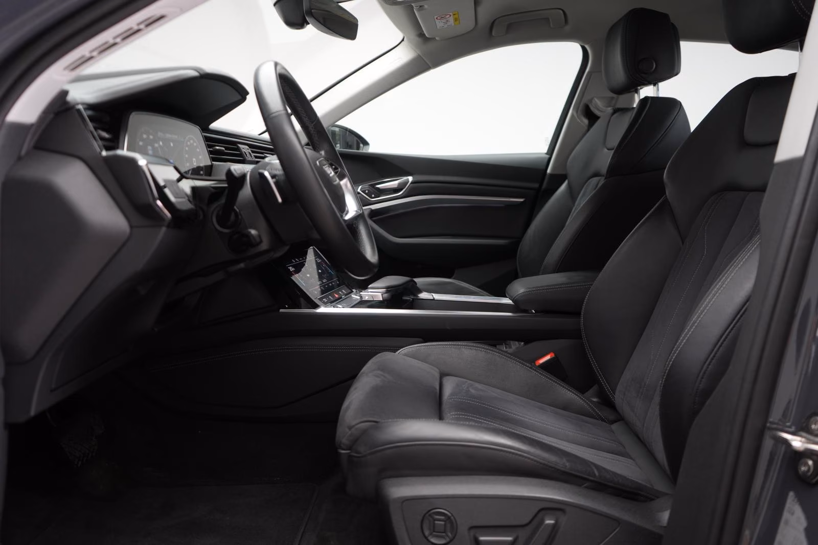 (B-653) Audi Q8 e-tron Sportback 55 quattro advanced - Image 6