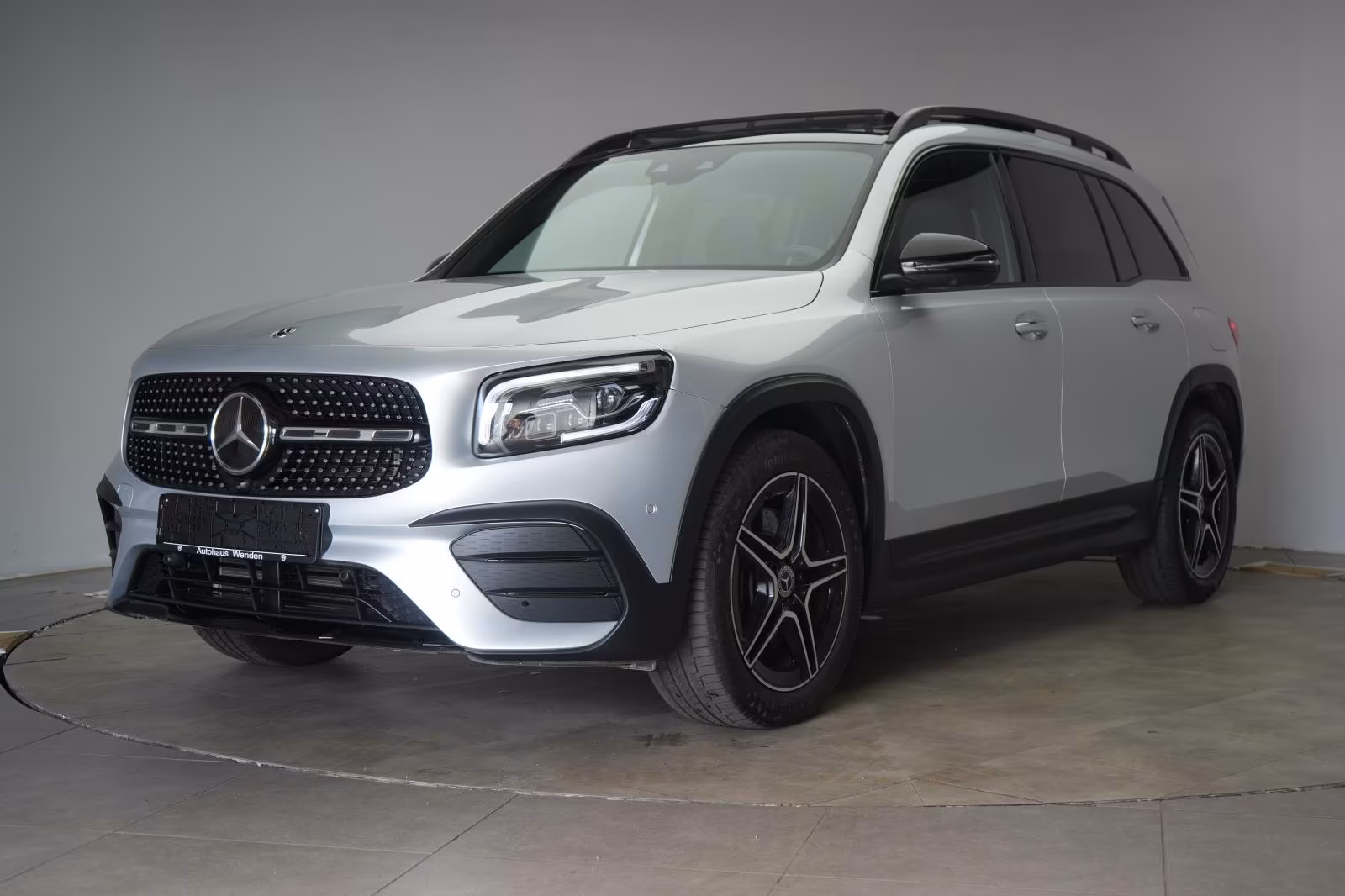 (B-578) Mercedes-Benz GLB 220 d 4Matic 8G-DCT AMG Distronic/Kamera - Image 3