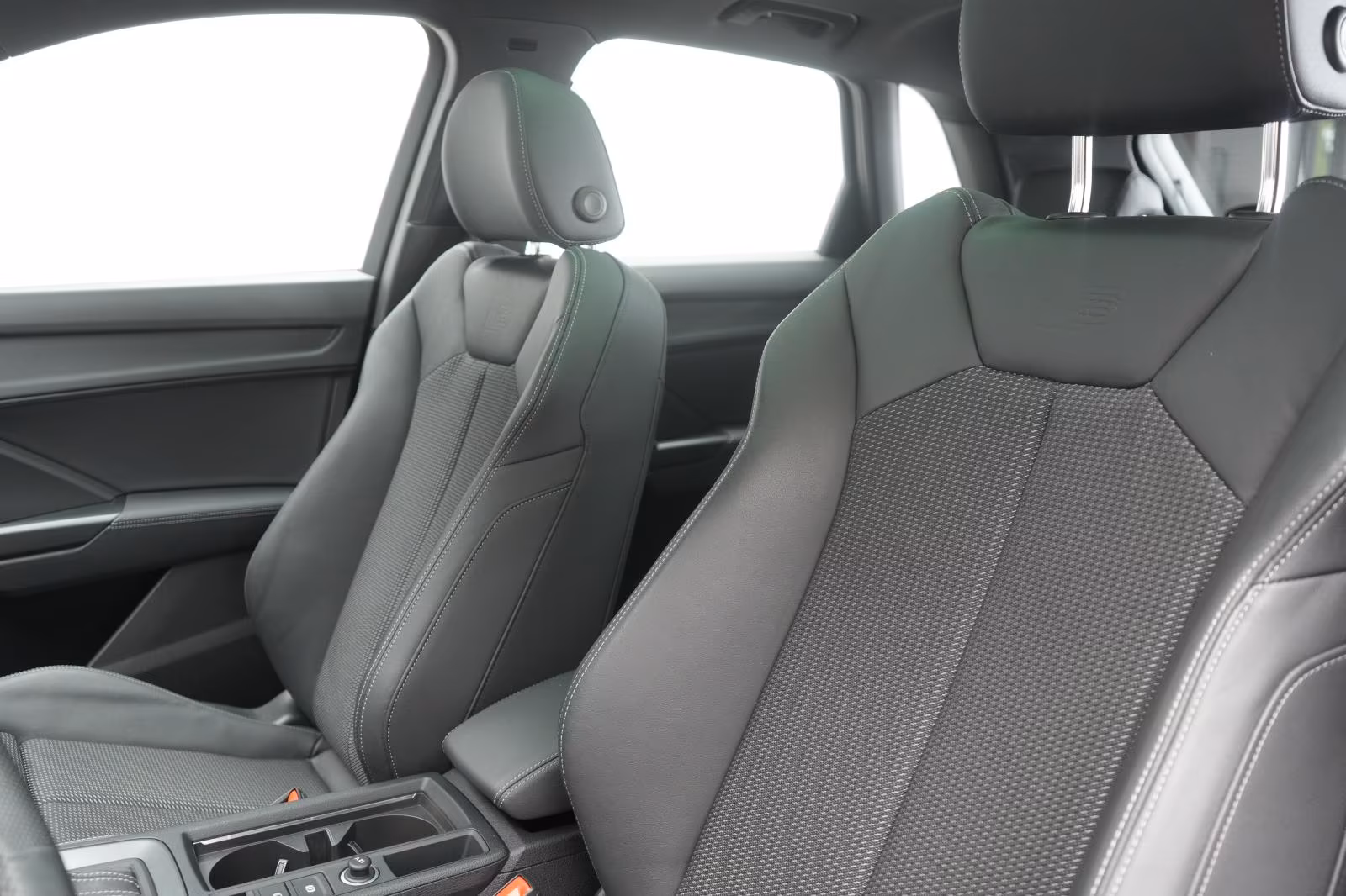 (B-291) Audi Q3 35 TDI S tronic S line Temp/Virtual/Pano/Lane - Image 7