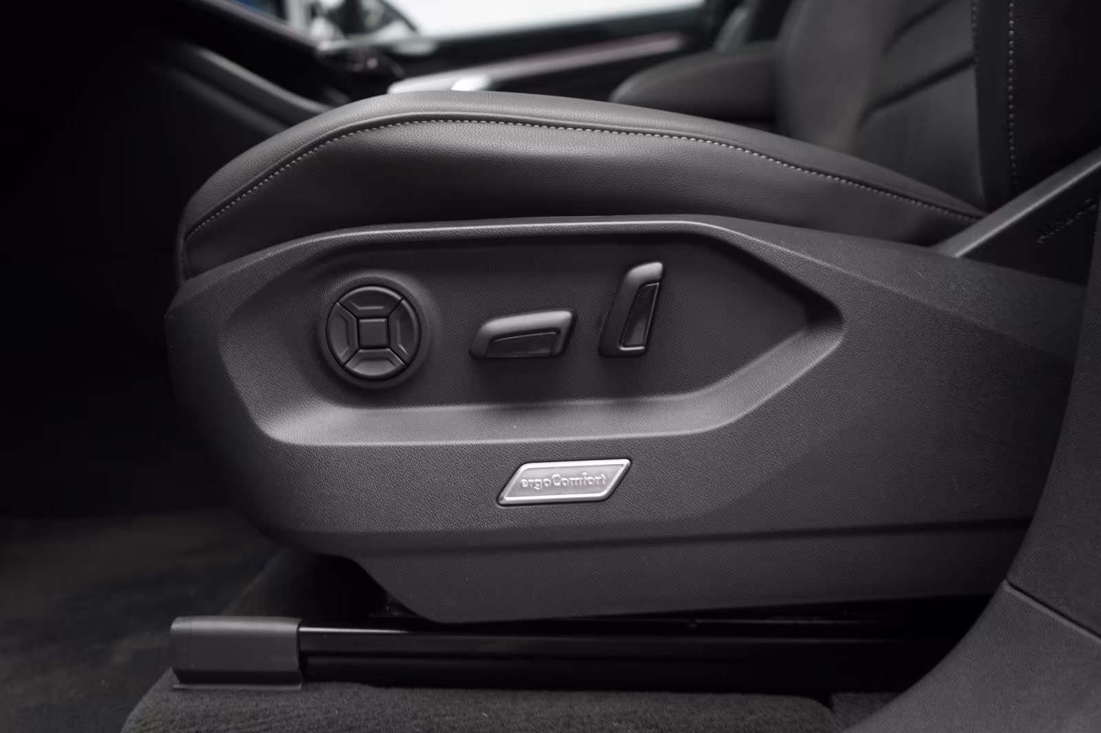 (B-334) Volkswagen(Hybrid) Touareg 3.0 V6 e-Hybrid 4Motion R line Leder/ACC - Image 21