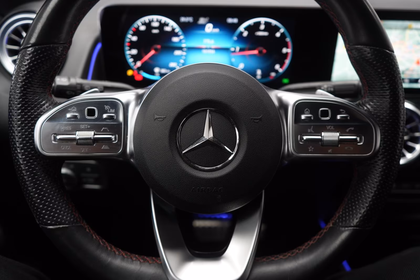 (B-482) Mercedes-Benz GLB 220 d 8G-DCT AMG Distronic/HUD/Kamera/A - Image 22