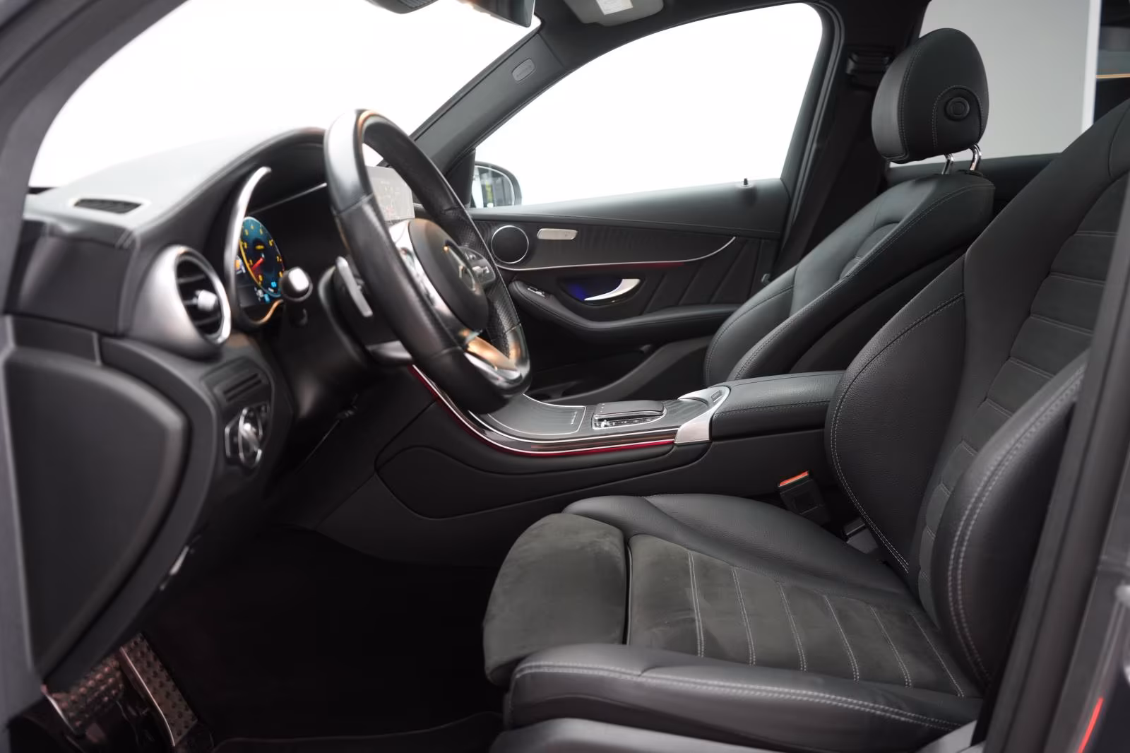 (B-284) Mercedes-Benz GLC 300 4Matic AMG Temp/Kamera/Virtual/Pano/AHK/ - Image 6