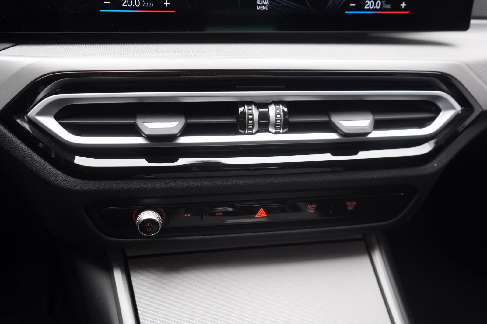 (B-559) BMW 318 d Touring CarPlay/Temp/Lane/Wide/LED - Image 16