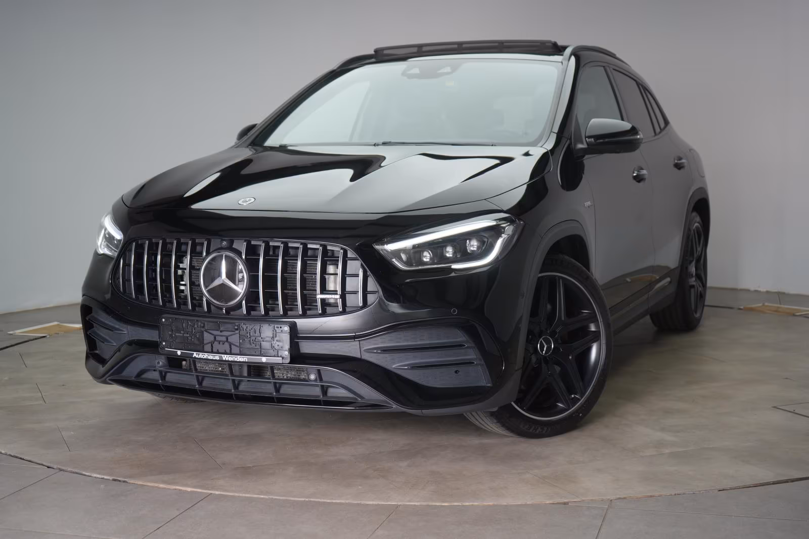 (B-086) Mercedes-Benz GLA 35 AMG 4Matic Pano/STHZ/HUD/360Kamera - Image 3
