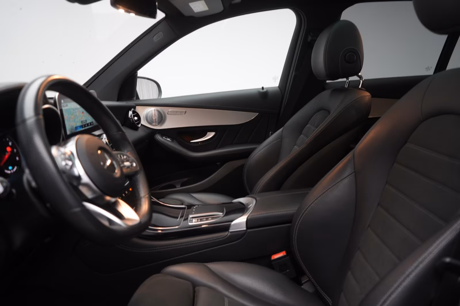 (B-716) Mercedes-Benz(Hybrid) GLC 300 e 4Matic 9G-Tronic AMG Temp/Kamera - Image 6