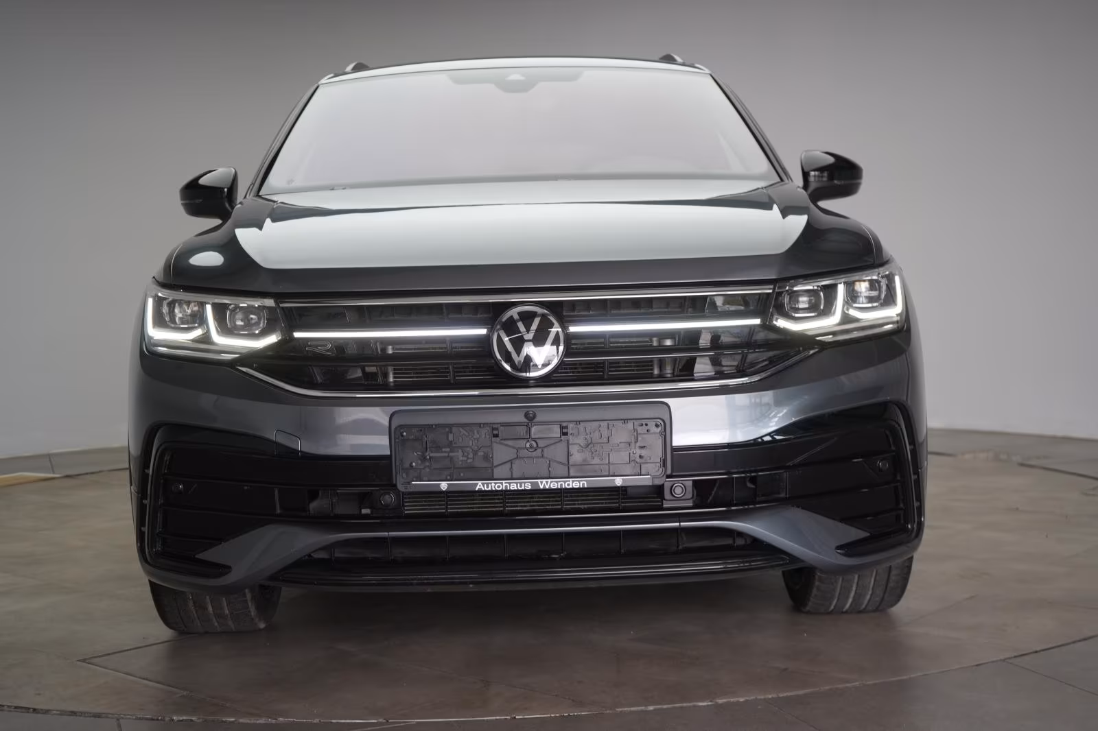 (B-537) Volkswagen Tiguan Allspace 2.0 TSI 4Motion DSG R-Line ACC/K - Image 2