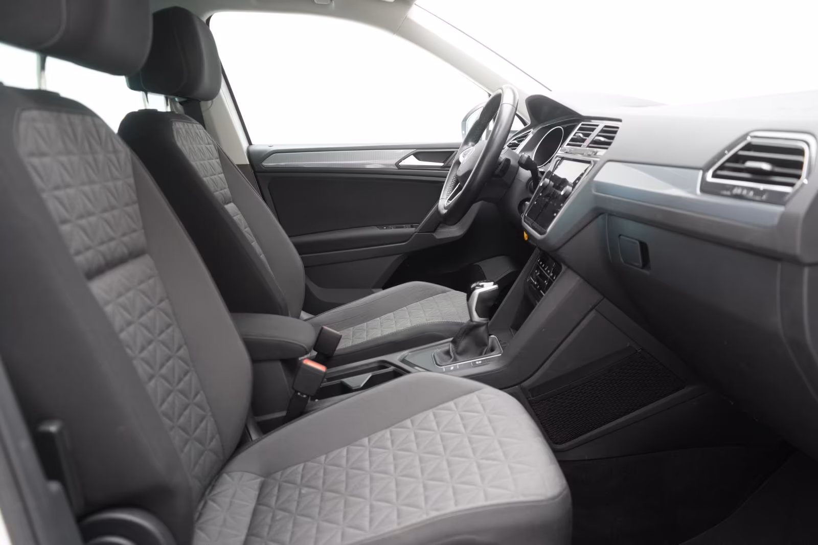 (B-040) Volkswagen Tiguan 1.5 TSI DSG ACC/Kamera/Lane/AHK/ - Image 8