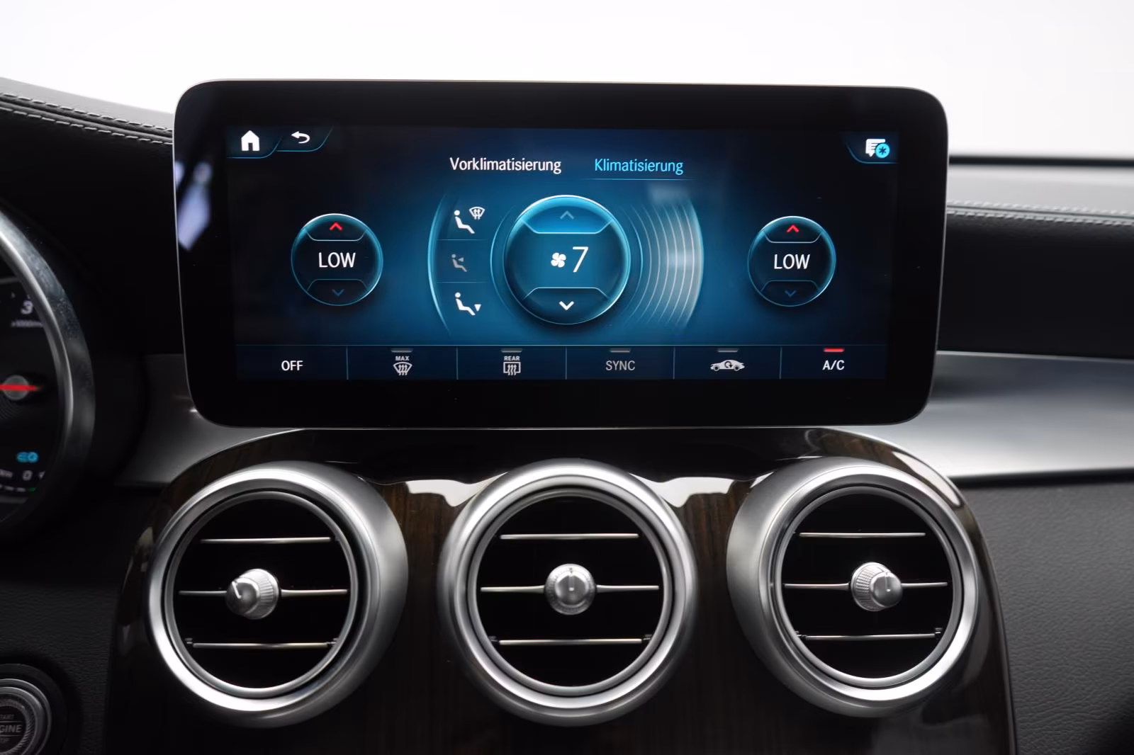 (B-702) Mercedes-Benz GLC 300 de 4Matic 9G-Tronic Temp/360Kamera/Carpl - Image 24