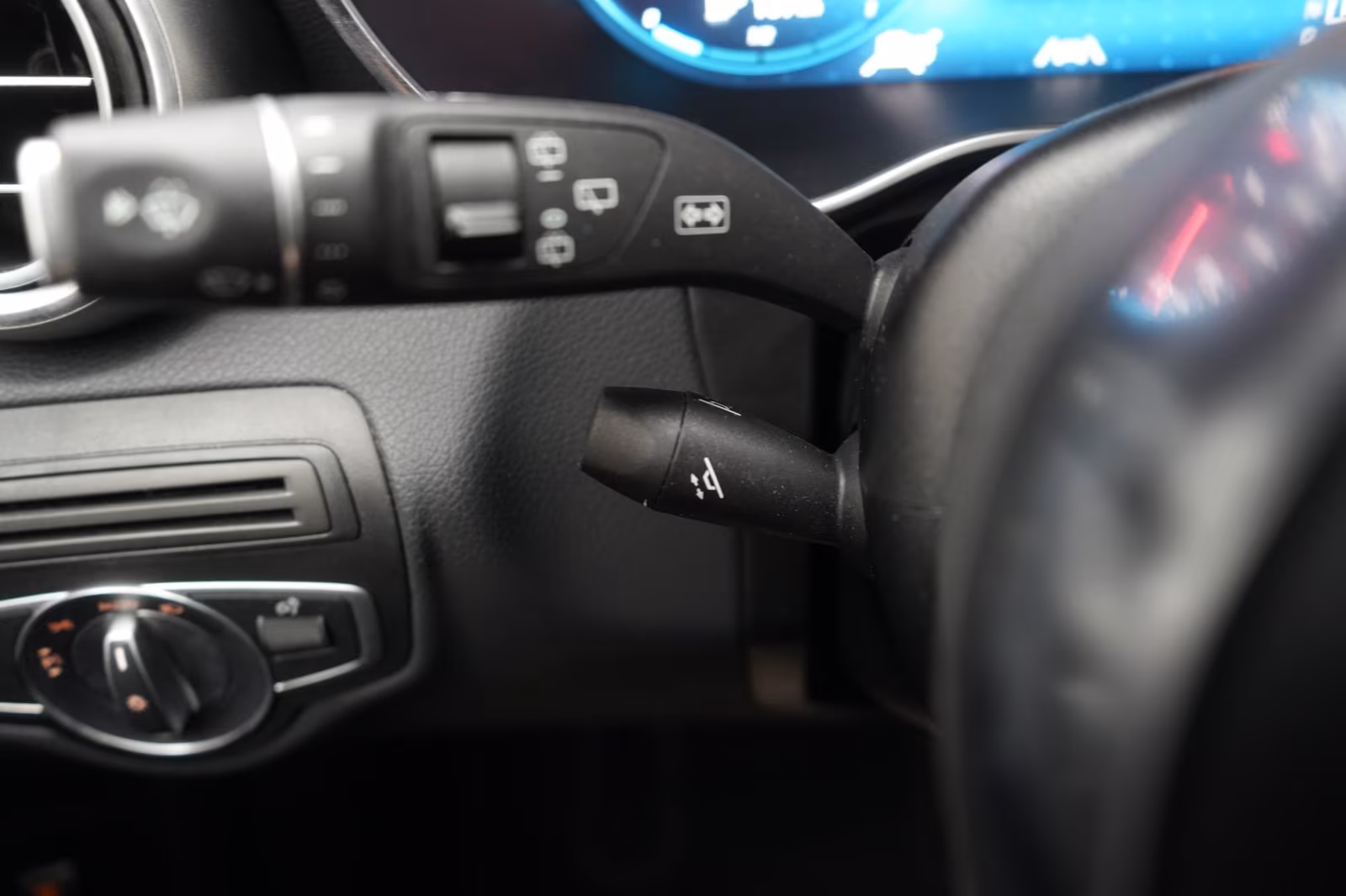 (B-714) Mercedes-Benz GLC 220 d 4Matic 9G-Tronic AMG Distronic/Kam - Image 17