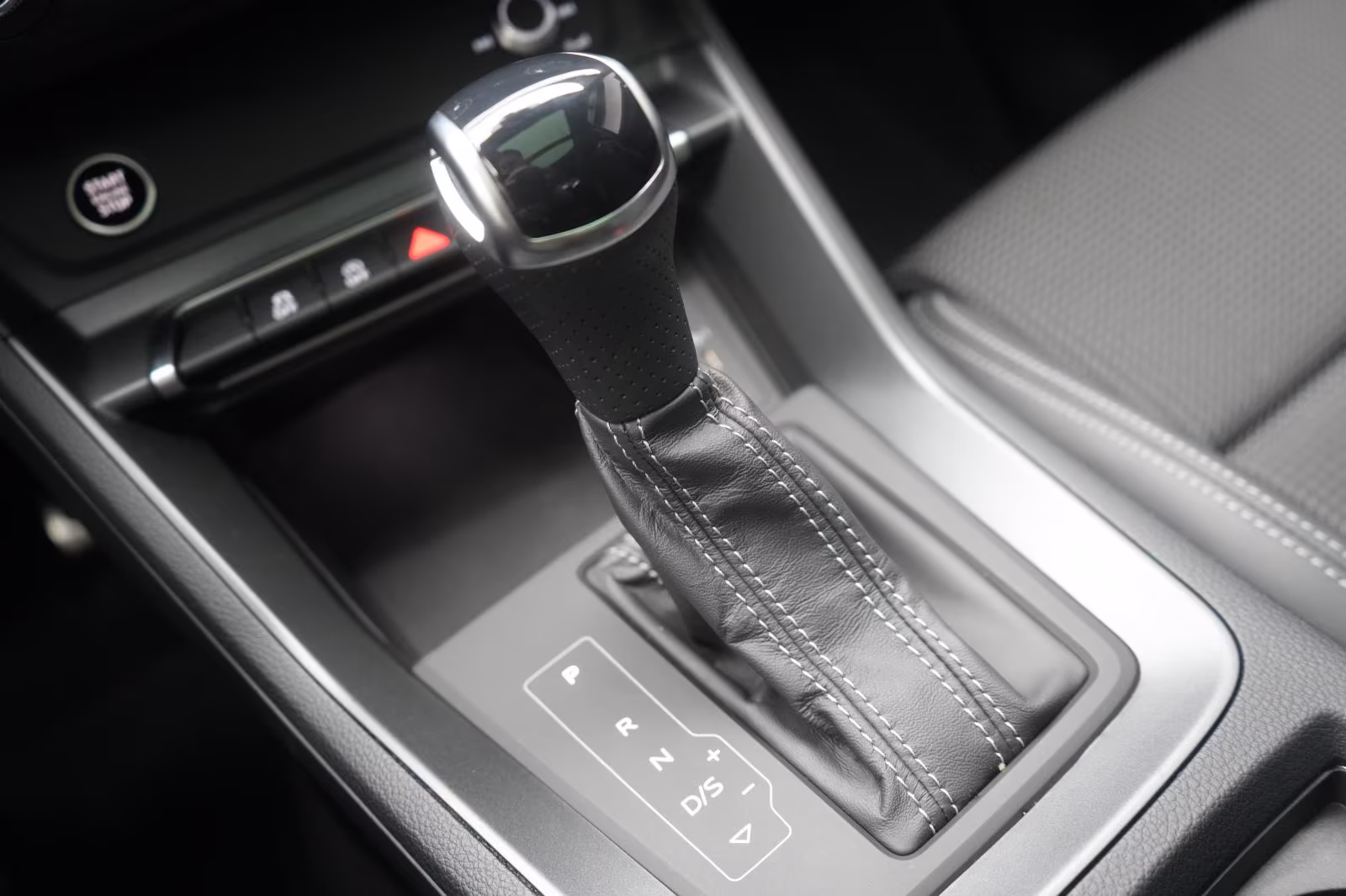 (B-291) Audi Q3 35 TDI S tronic S line Temp/Virtual/Pano/Lane - Image 21