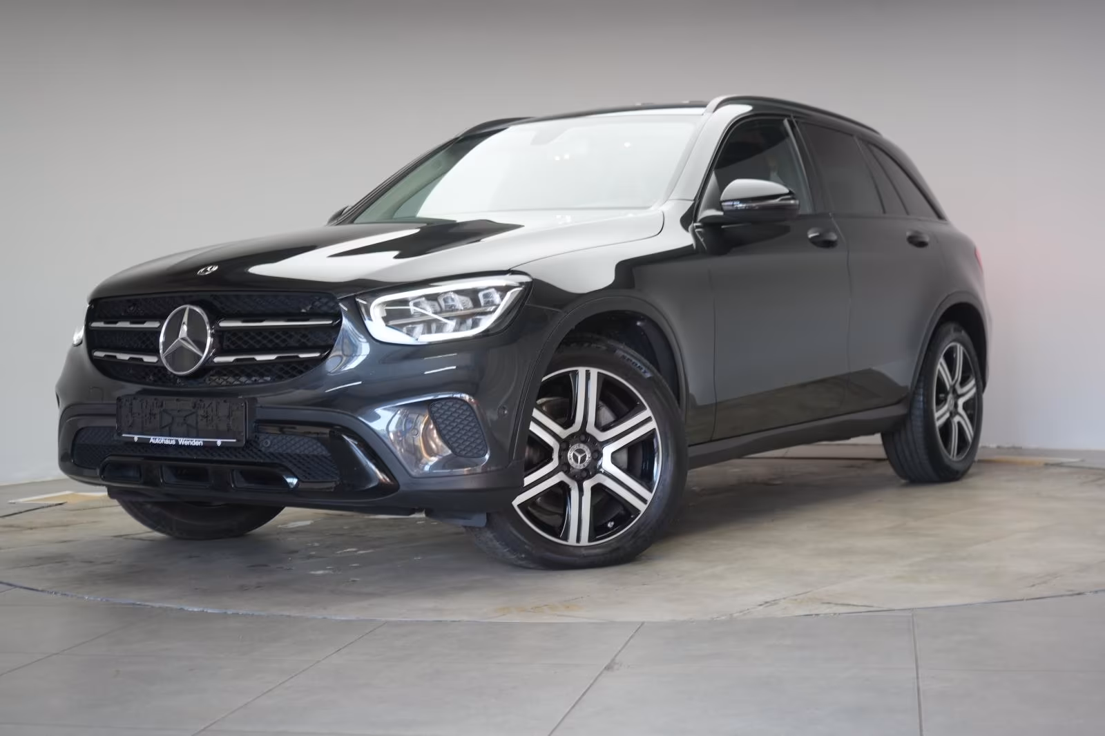(B-785) Mercedes-Benz GLC 220 d 4Matic 9G-Tronic Navi/Temp/LED/Car - Image 3