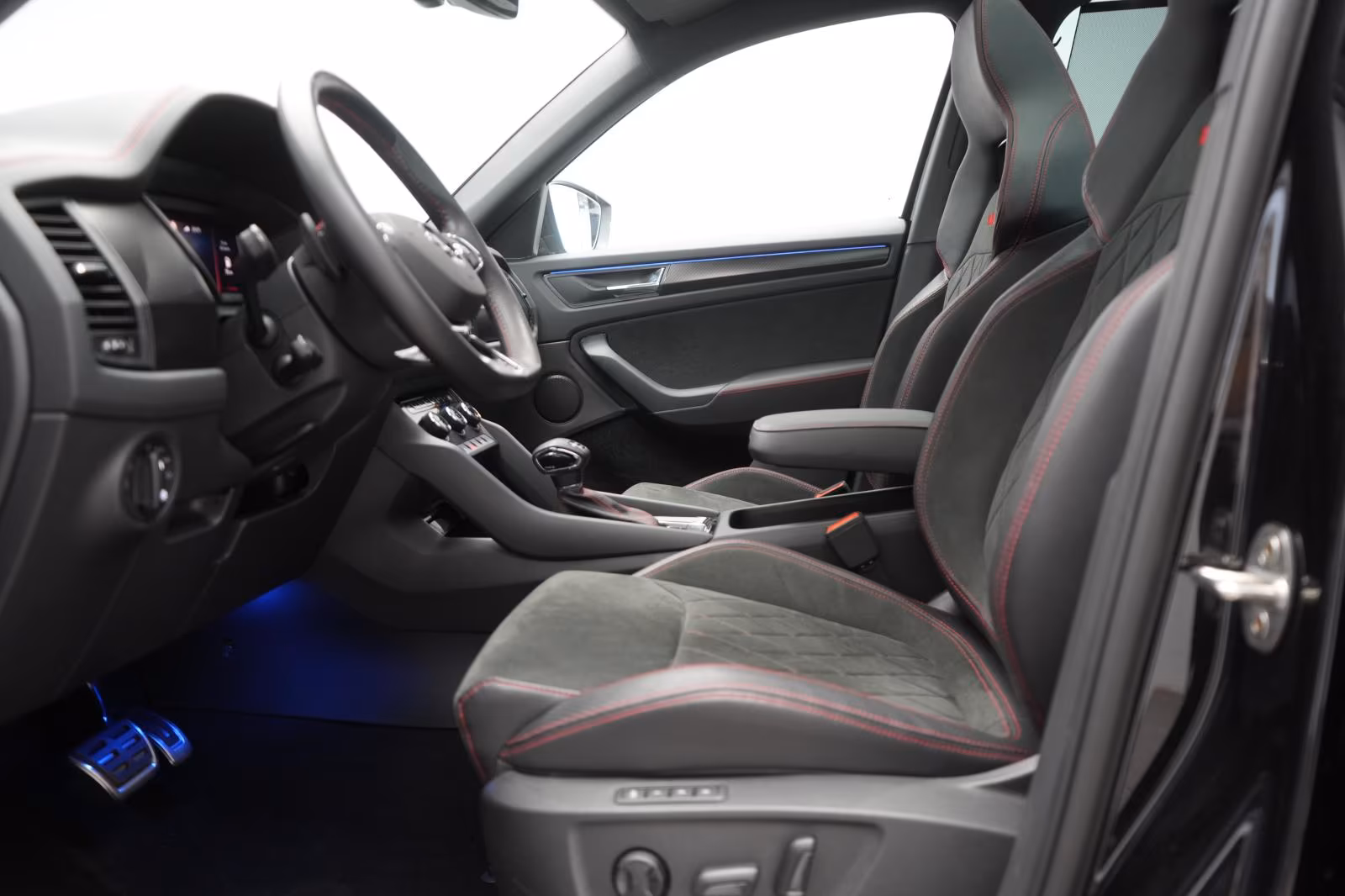 (B-457) Skoda Kodiaq 2.0 TSI RS ACC/Kamera/Pano/AHK/Lane/Side/ - Image 6