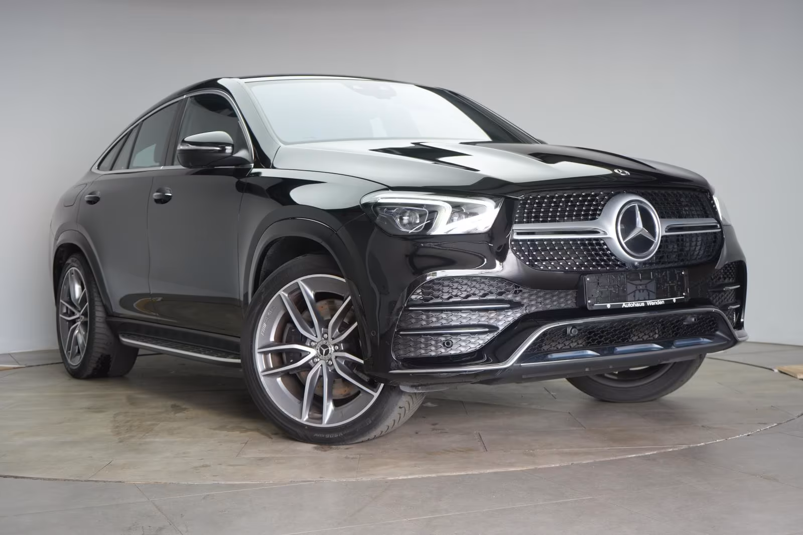 (B-329) Mercedes-Benz(Hybrid) GLE 350 de 4Matic AMG Leder/Burmester/Softclo - Image 1