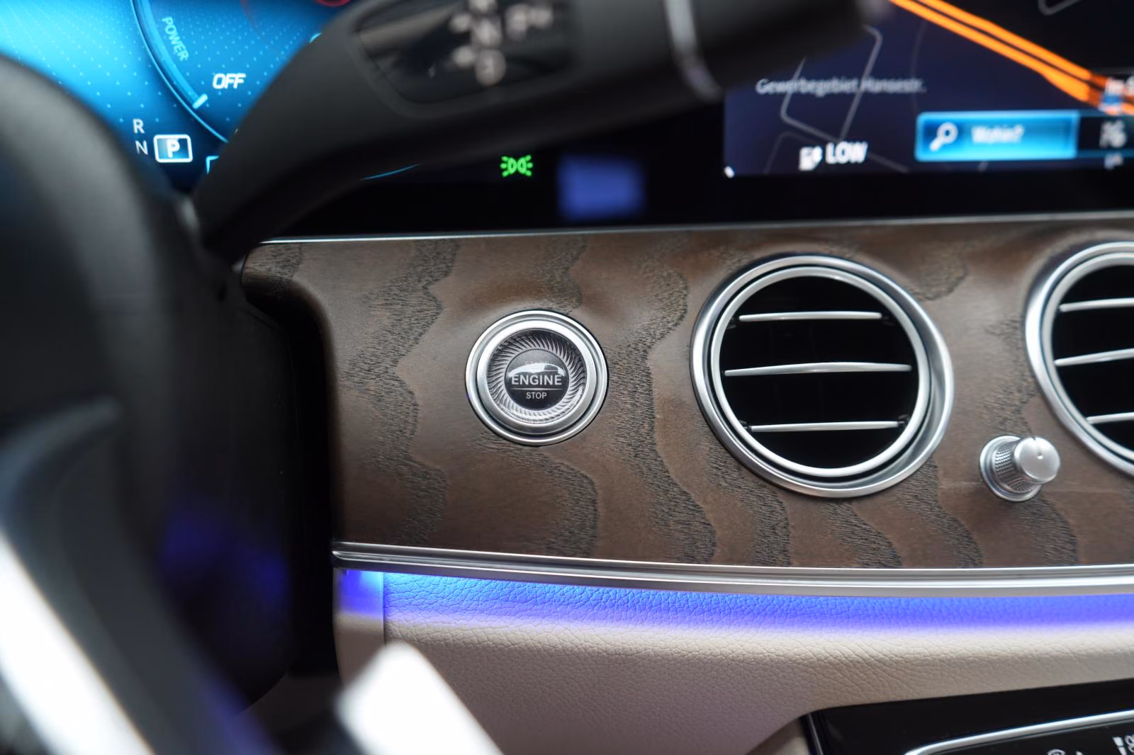 (B-724) Mercedes-Benz(Hybrid) E 300 de T 9G-Tronic AMG CarPlay/Temp/Kamera - Image 23