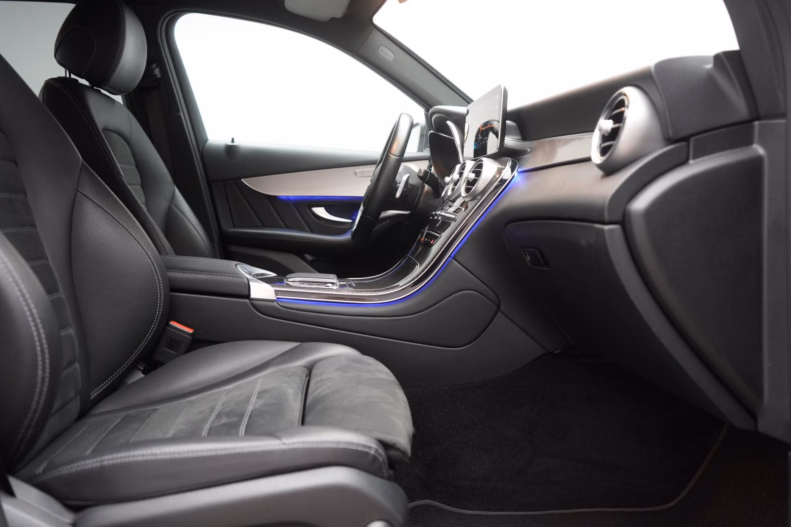 (B-352) Mercedes-Benz(Hybrid) GLC 300 de 4Matic 9G-Tronic Standhzg/Kamera/ - Image 8