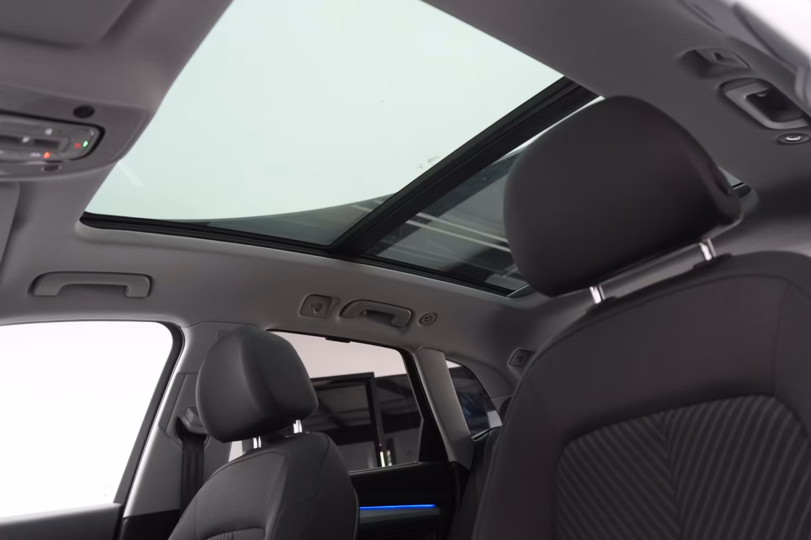 (B-072) Audi Q5(Hybrid) 50 TFSIe quattro S tronic advanced - Image 12