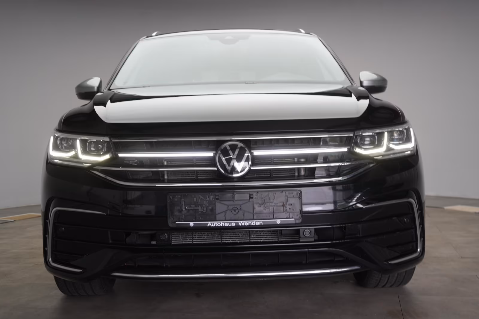 (B-674) Volkswagen(7 ghế) Tiguan Allspace 2.0 TDI 4Motion DSG R-Line ACC/K - Image 2
