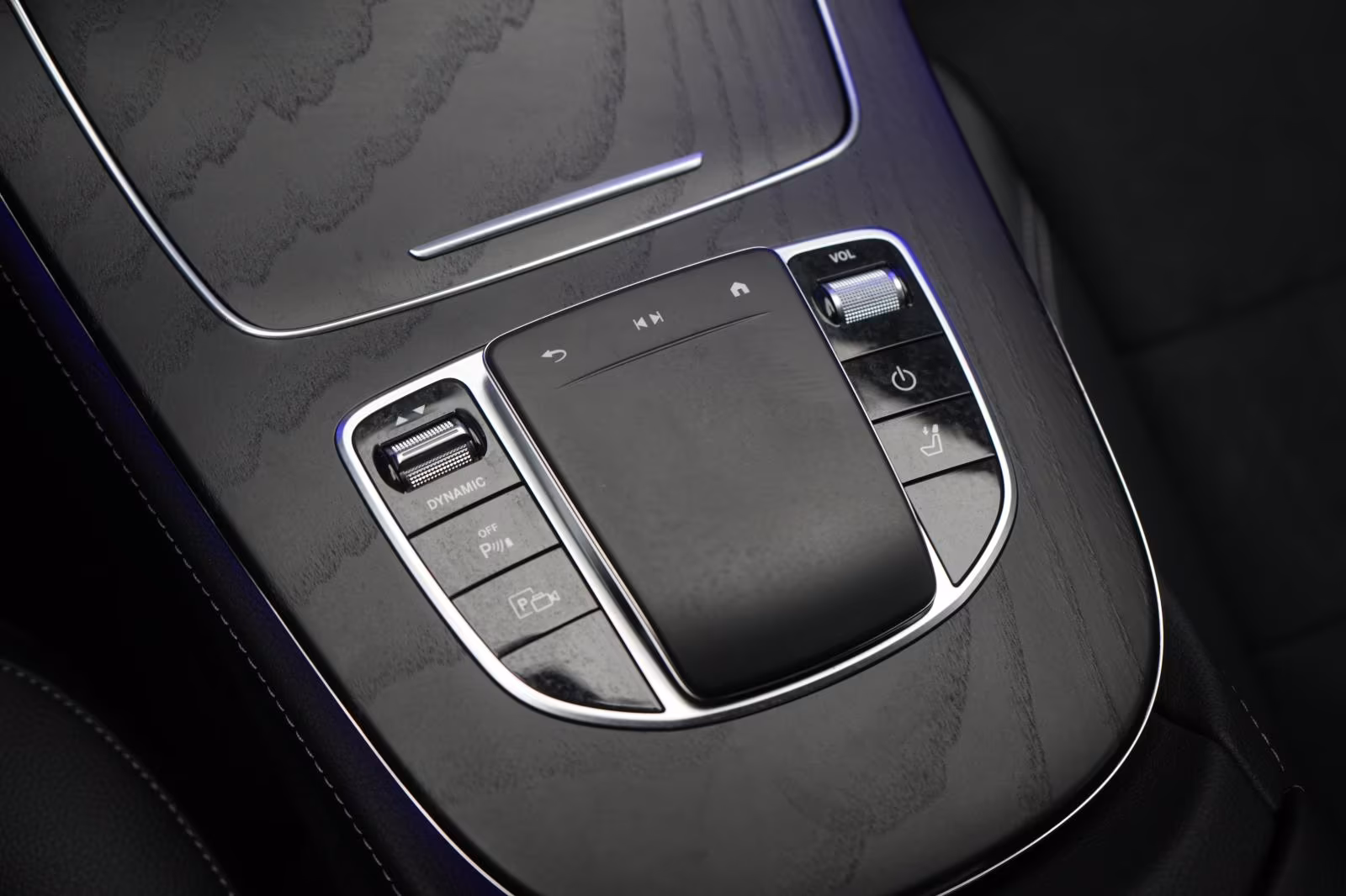 (B-259) Mercedes-Benz(Hybrid) E 300 e T 9G-Tronic AMG Distronic/Kamera/AHK/L - Image 19