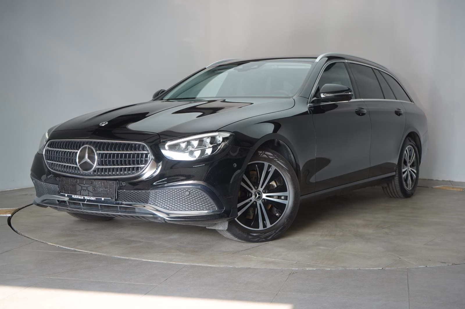 (B-250) Mercedes-Benz E 220 d 4Matic T 9G-Tronic Distronic/Kamera/Burm - Image 3