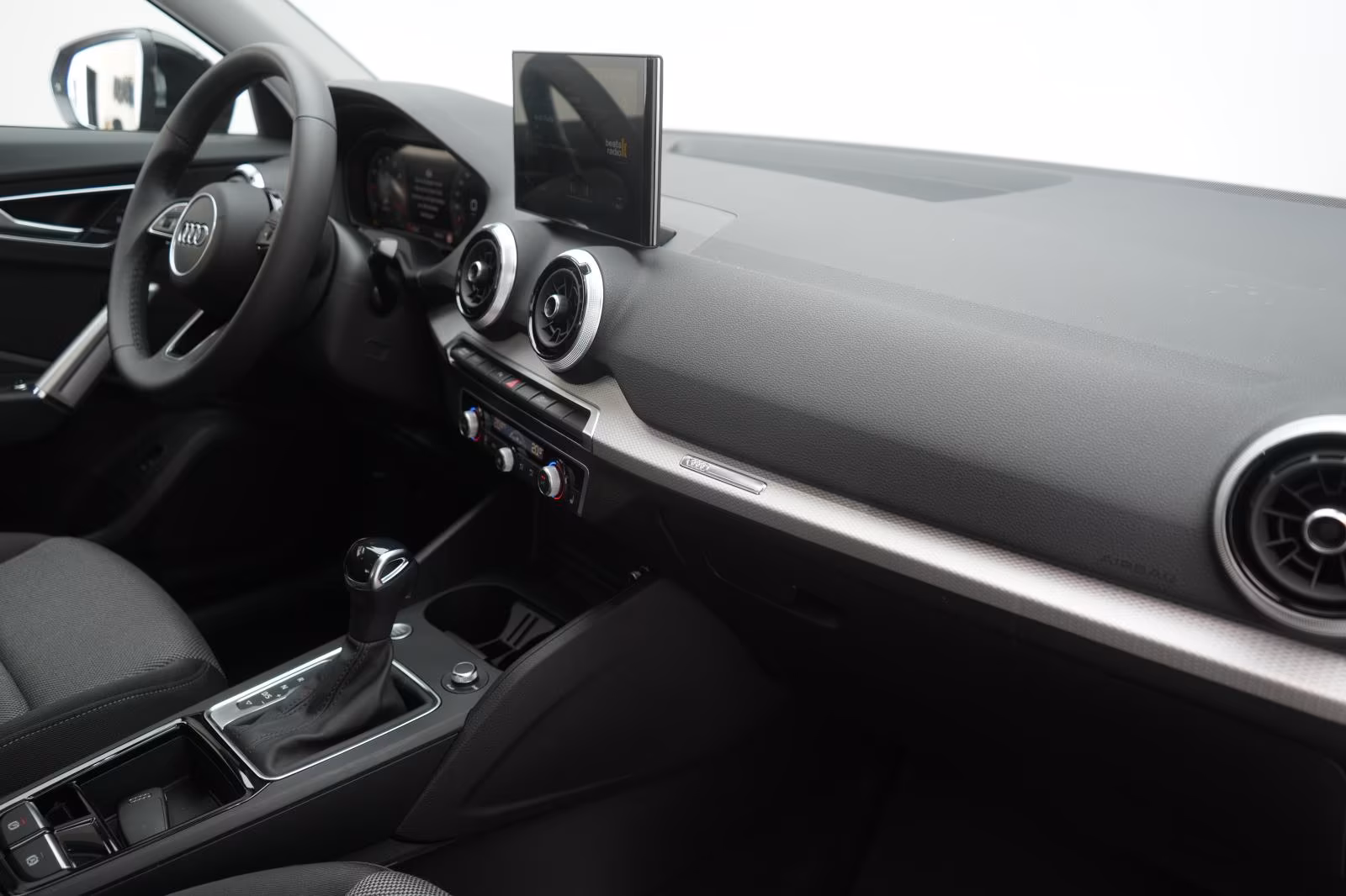 (B-430) Audi Q2 35 TFSI S tronic S line ACC/Kamera/Matrix/Lan - Image 10