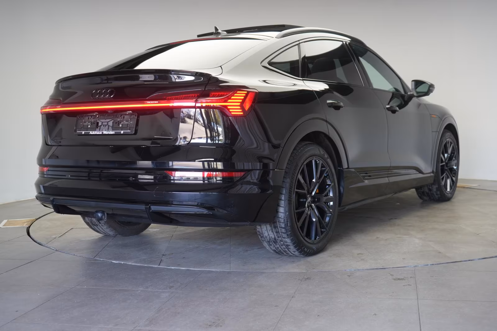 (B-339) Audi e-tron Sportback 55 quattro S line Leder/ACC/HUD - Image 5