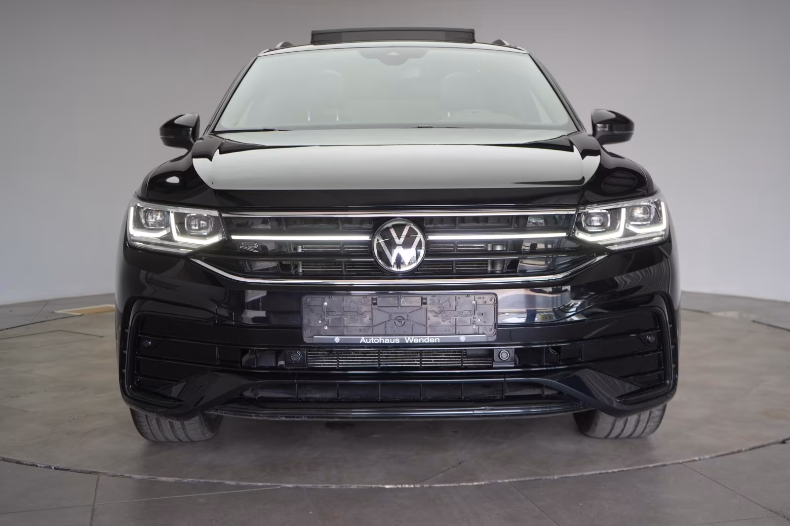 (B-617) Volkswagen(7 ghế) Tiguan Allspace 2.0 TSI 4Motion DSG R-Line - Image 2