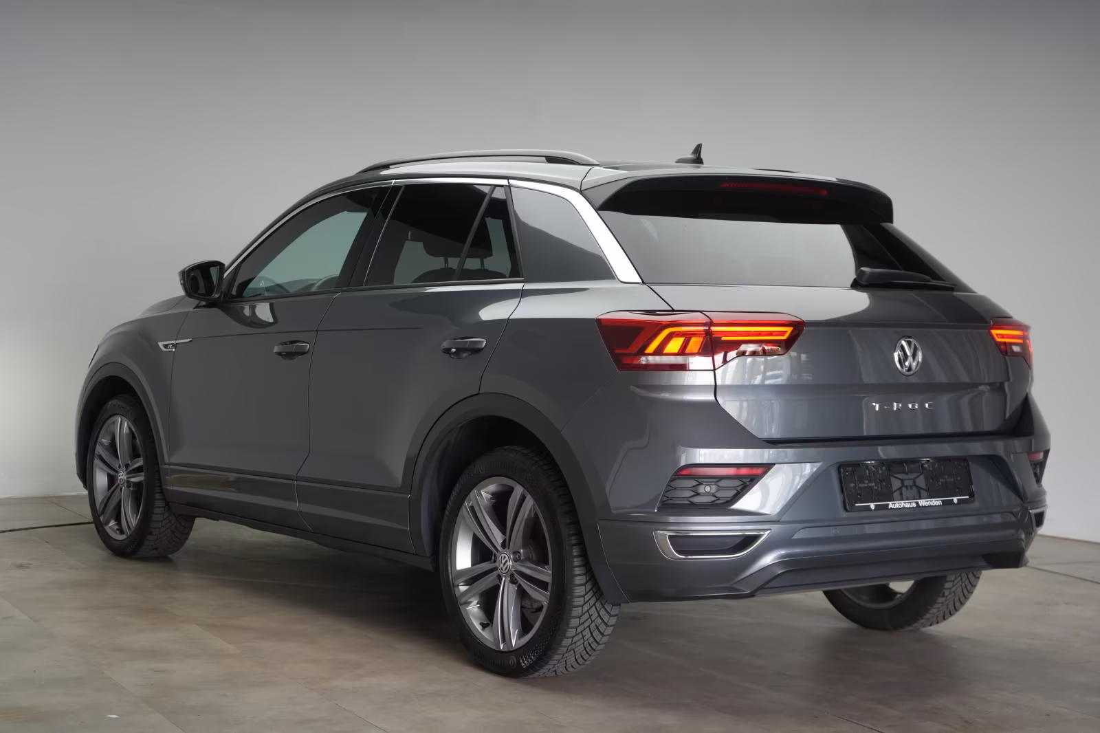 (B-629) Volkswagen T-Roc 1.5 TSI DSG R line Appconnect/Lane/Pano/Si - Image 4