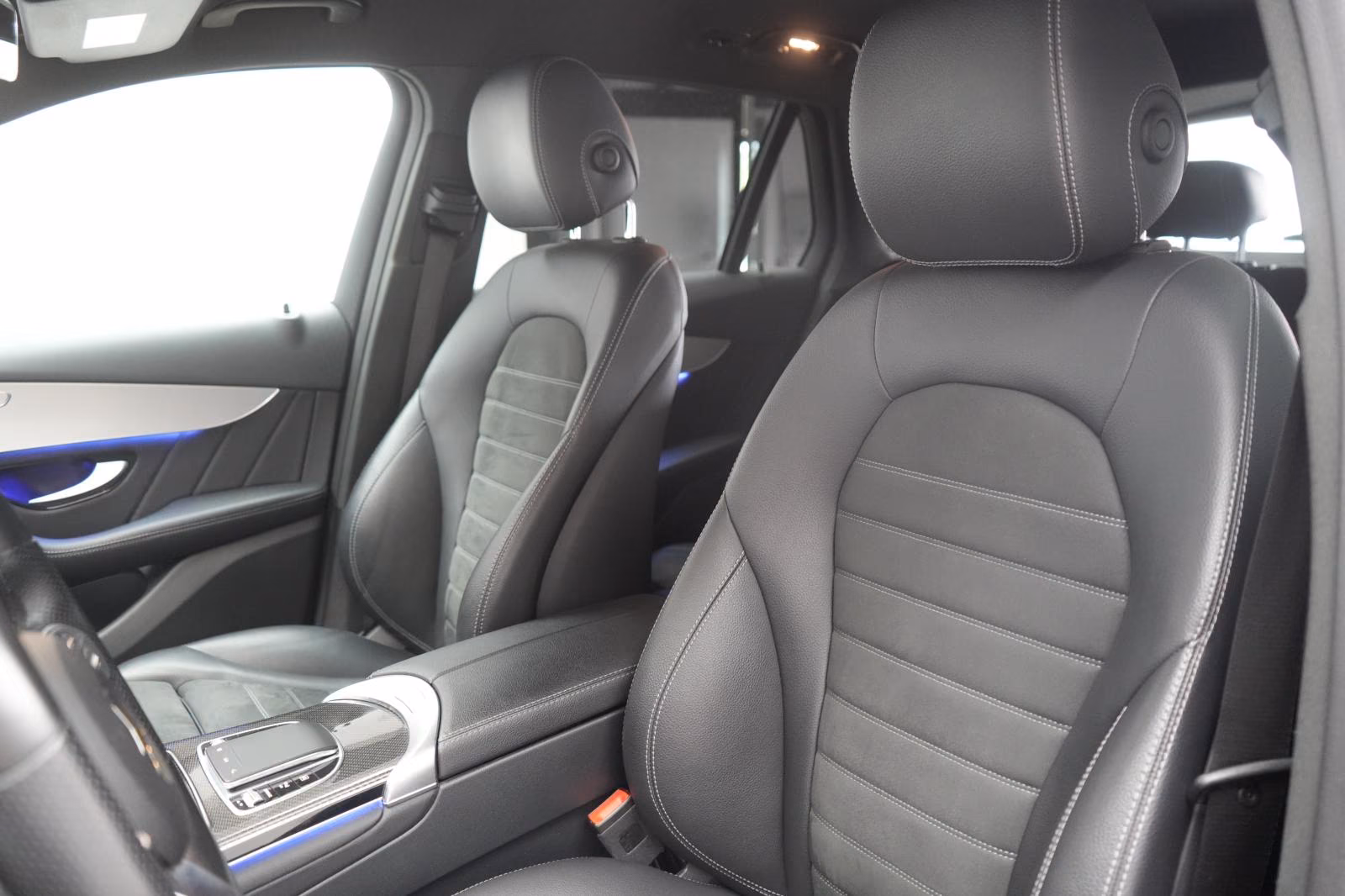 (B-352) Mercedes-Benz(Hybrid) GLC 300 de 4Matic 9G-Tronic Standhzg/Kamera/ - Image 7