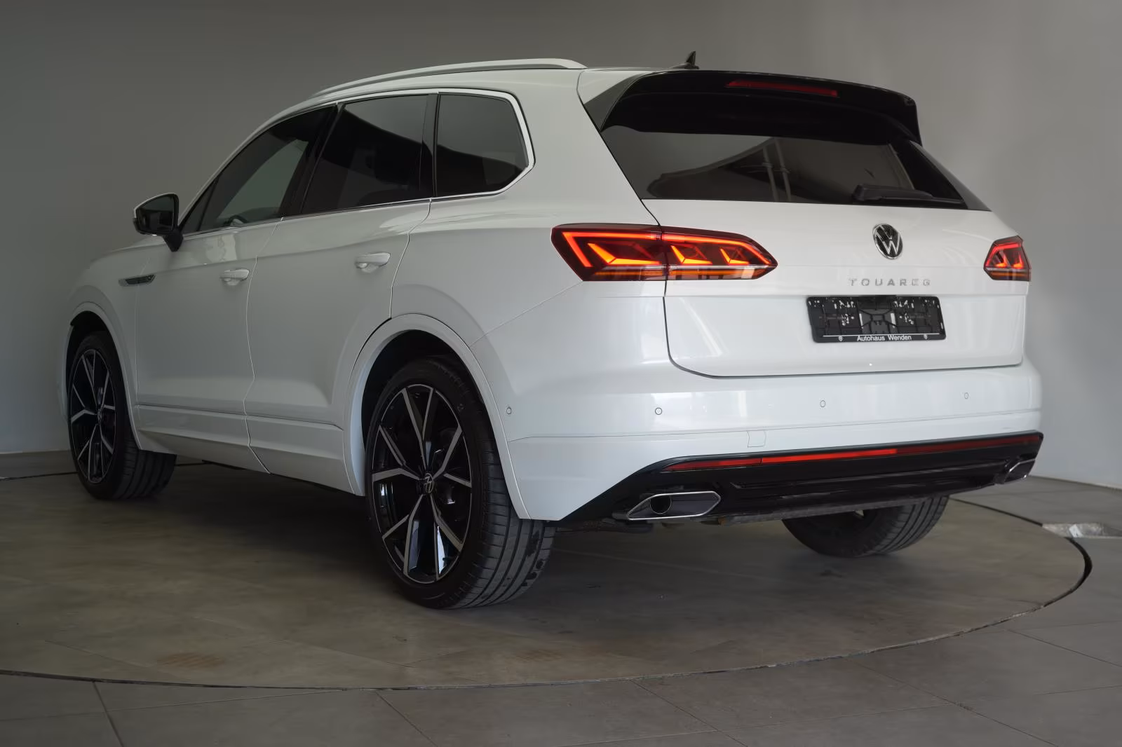 (B-338) Volkswagen Touareg 3.0 V6 TDI 4Motion R-Line Leder/ACC/Kame - Image 10