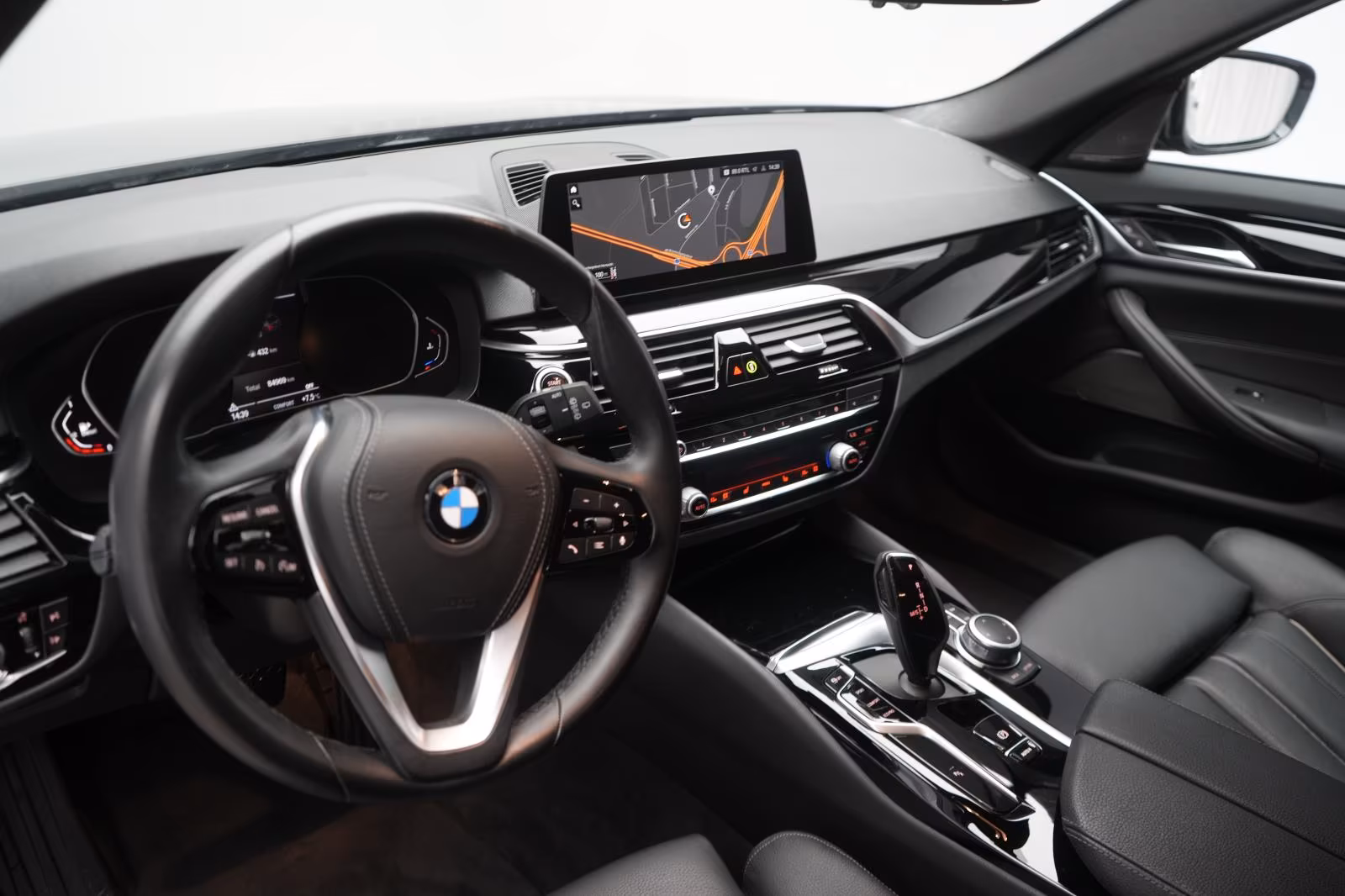 (B-185) BMW 530 d Touring Leder/Temp/Kamera/H&K/Carplay - Image 8