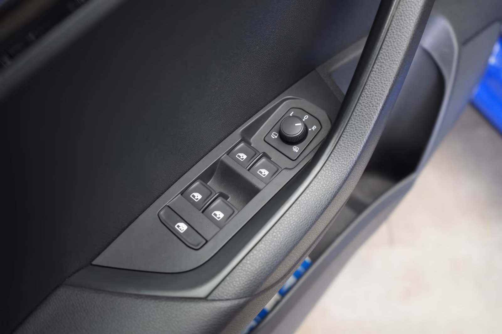 (B-290) Skoda Karoq 2.0 TDI Style CarPlay/Temp/Klimaauto - Image 19