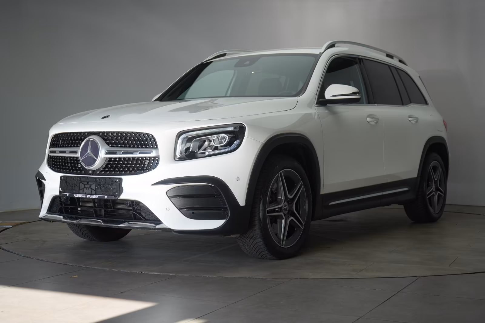 (B-228) Mercedes-Benz GLB 220 d 4Matic 8G-DCT AMG Kamera/AHK/Lane - Image 3