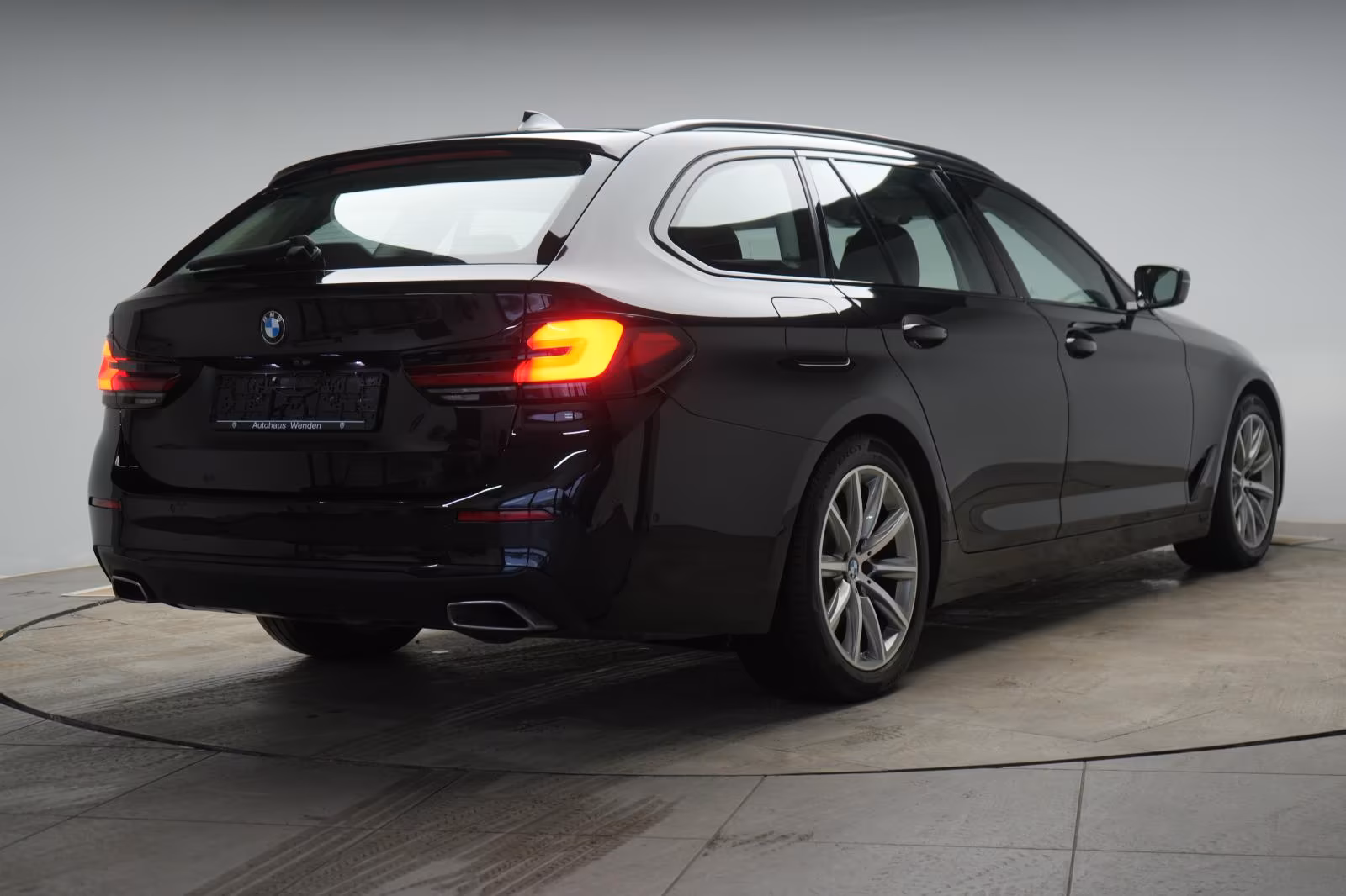 (B-585) BMW 520 d Touring M Sport Leder/ACC/Kamera/Virtual/H - Image 5