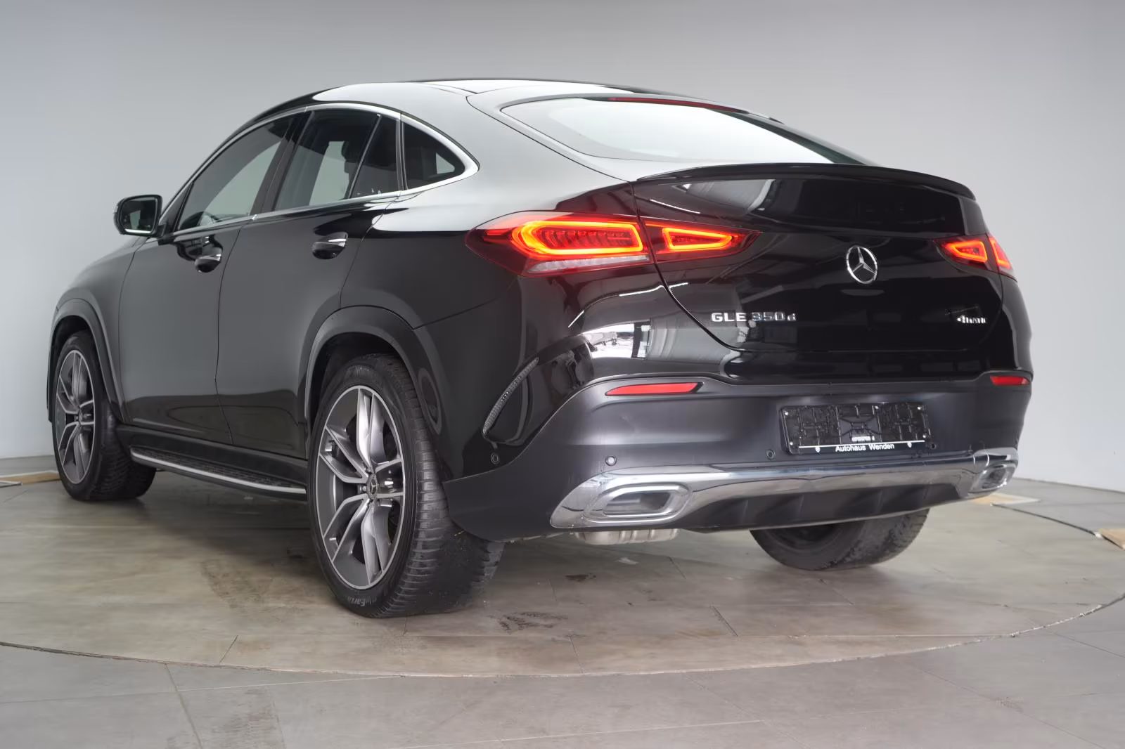 (B-329) Mercedes-Benz(Hybrid) GLE 350 de 4Matic AMG Leder/Burmester/Softclo - Image 4