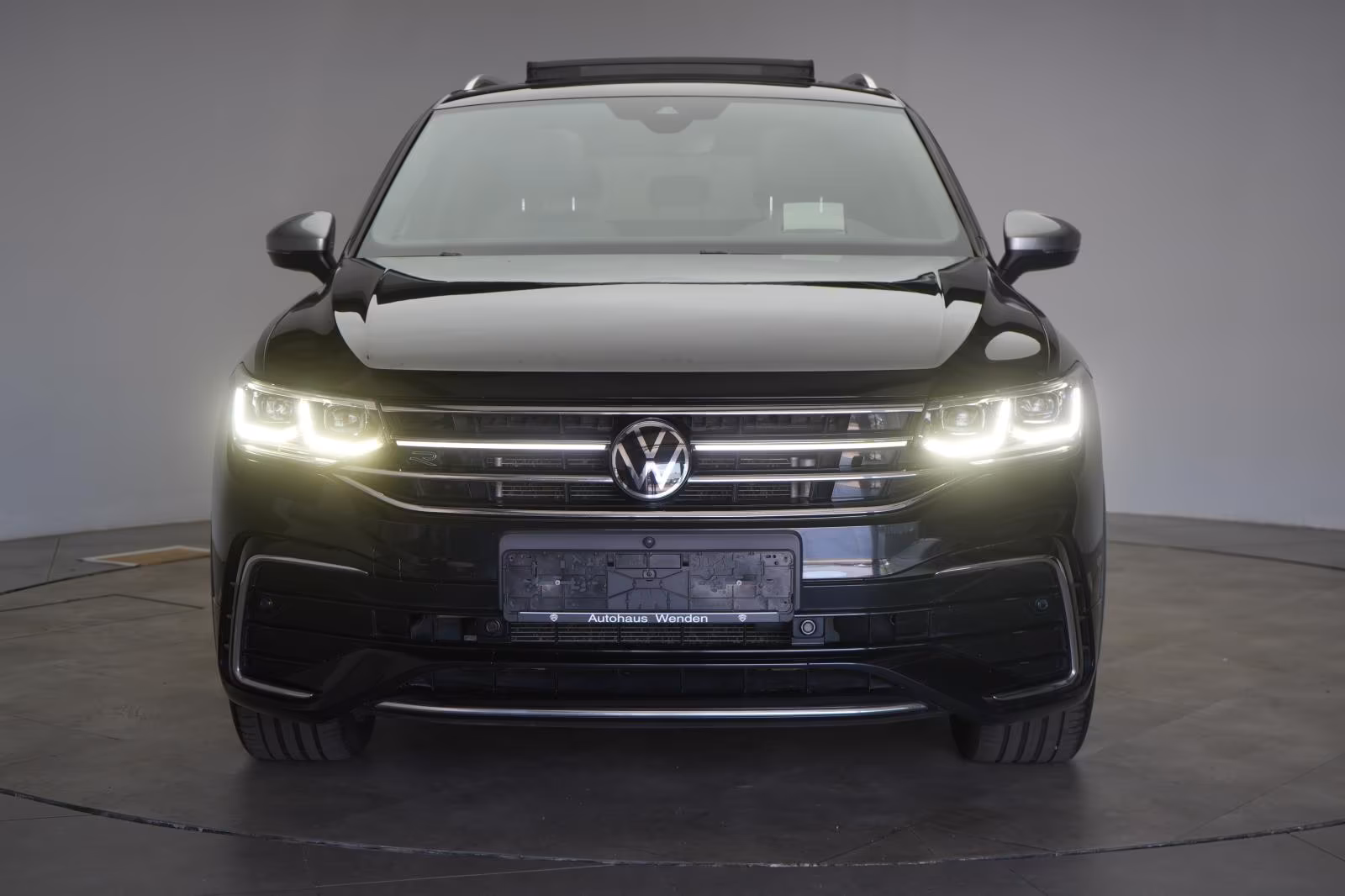 (B-752) Volkswagen Tiguan Allspace 2.0 TDI 4Motion DSG R-Line HUD/P - Image 2