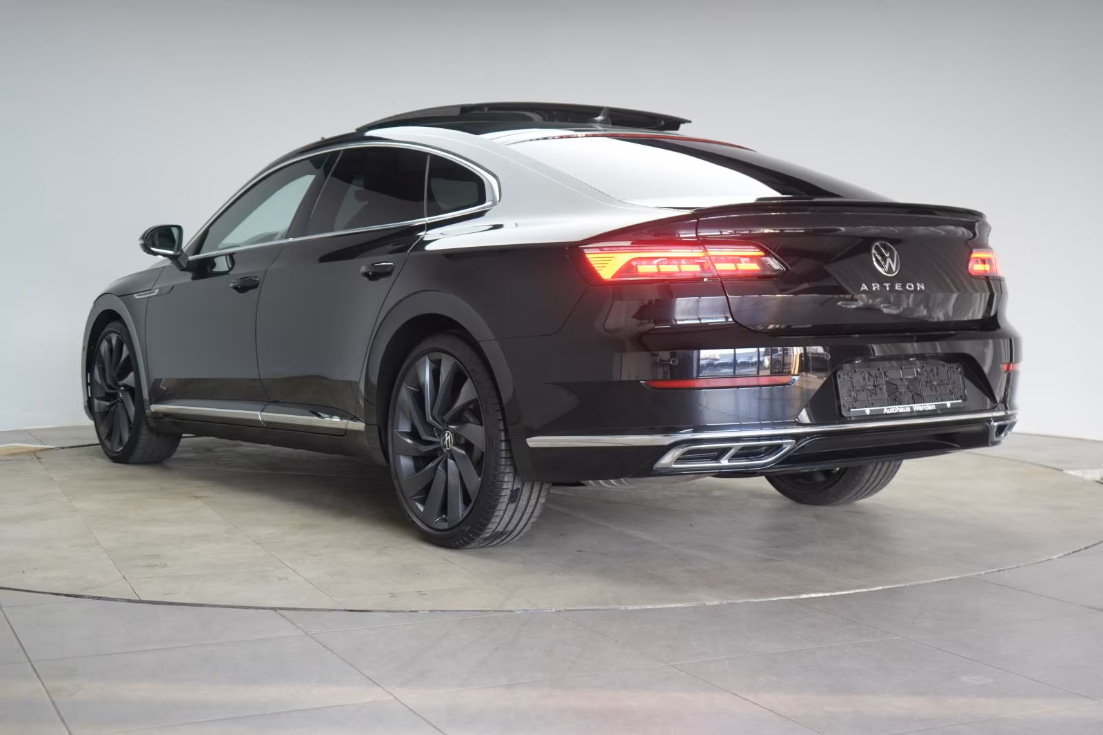 (B-546) Volkswagen Arteon 2.0 TDI 4Motion DSG R line Navi/Lede - Image 4