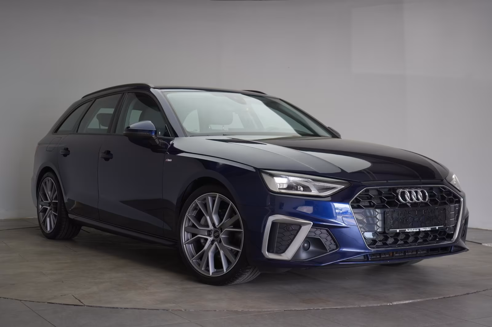 (B-080) Audi A4 40 TDI S tronic S line Navi/Temp/Virtual/ - Image 1
