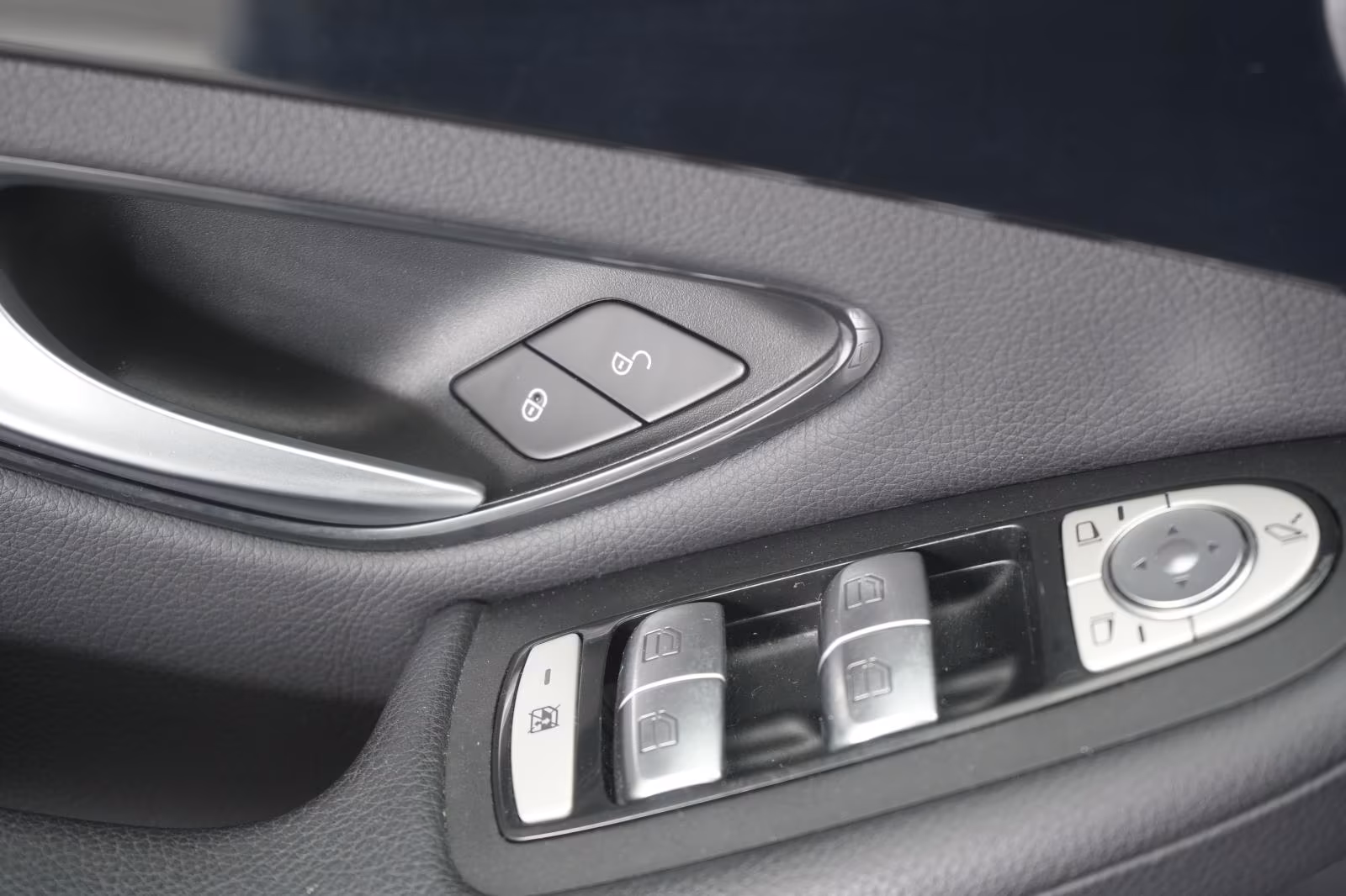 (B-728) Mercedes-Benz GLC 220 d 4Matic 9G-Tronic Distronic/Kamera/Pan - Image 23