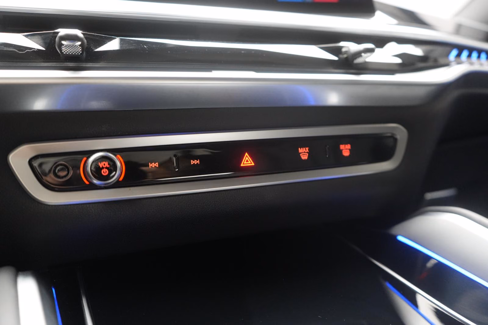 (B-058) BMW X6 M60 i xDrive Leder/HUD/Carbon/H&K/Kamera/AHK/ - Image 23