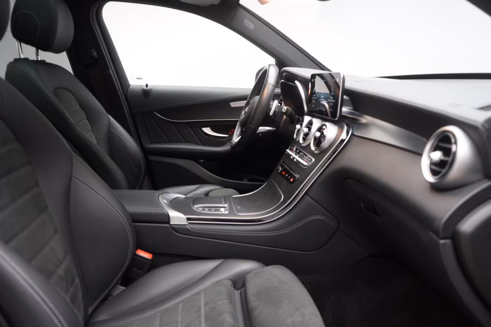 (B-140) Mercedes-Benz GLC 300 d 4Matic 9G-Tronic AMG Distronic/Kam - Image 9