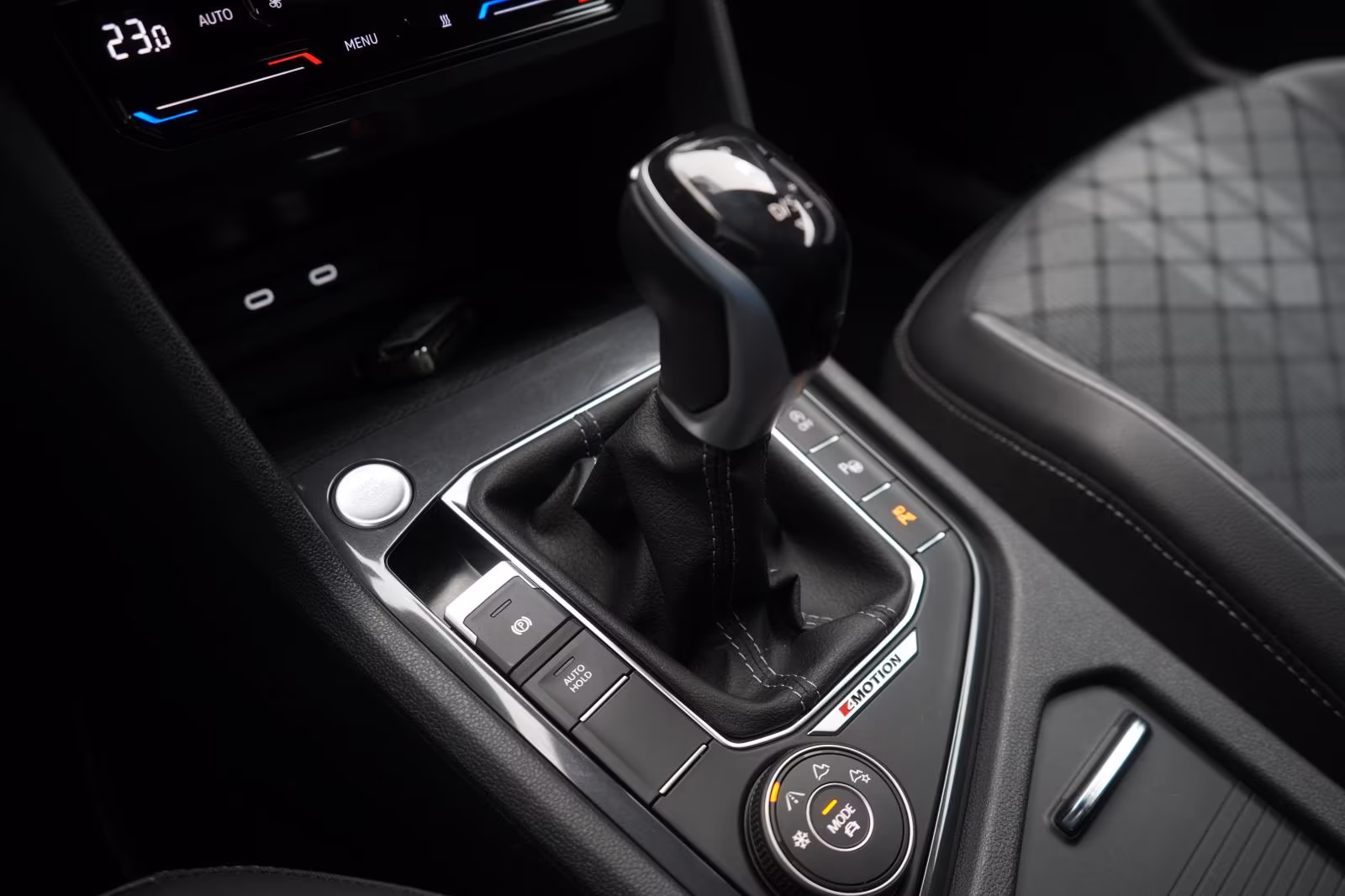 (B-537) Volkswagen Tiguan Allspace 2.0 TSI 4Motion DSG R-Line ACC/K - Image 18