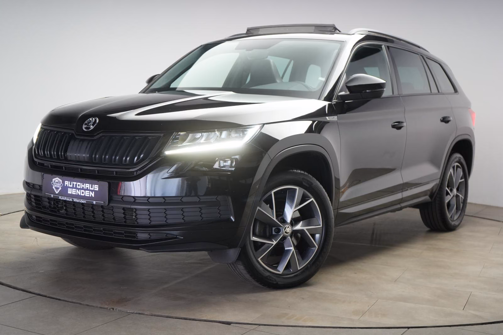 (B-634) Skoda Kodiaq 2.0 TDI 4x4 DSG Sportline Temp/Kamera/AHK - Image 3