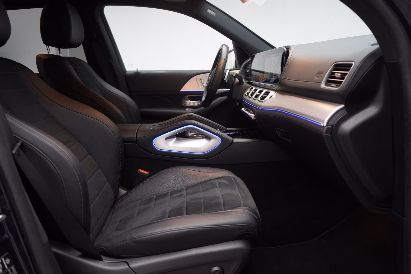 (B-392) Mercedes-Benz(Hybrid) GLE 350 de 4Matic 9G-Tronic AMG Distronic/Softcl  - Image 9