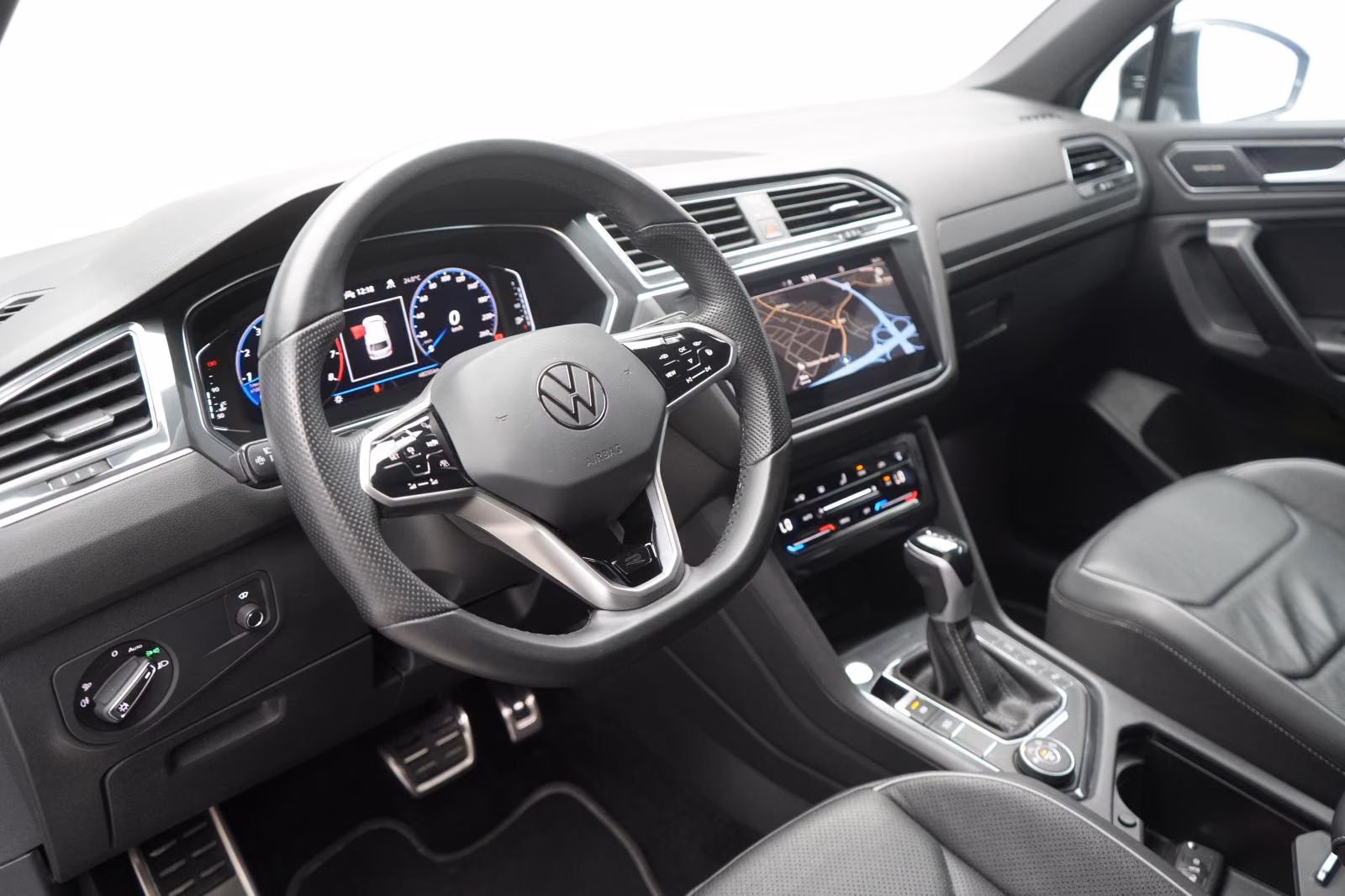 (B-516) Volkswagen(7chỗ) Tiguan Allspace 2.0 TSI 4Motion DSG R-Line Leder - Image 8