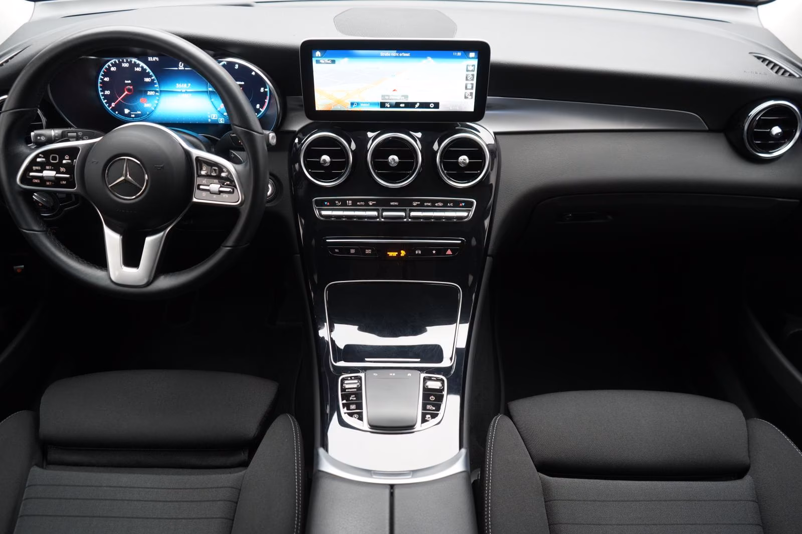 (B-582) Mercedes-Benz GLC 220 d 4Matic 9G-TRONIC Temp/Kamera/HU - Image 23