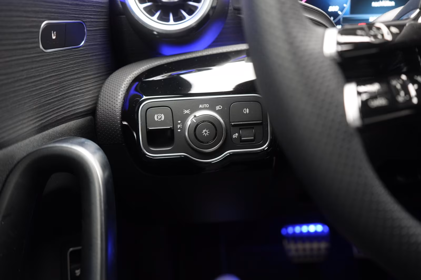 (B-727) Mercedes-Benz A 220 d 8G-DCT AMG Temp/Kamera/HUD/Lane/ - Image 19