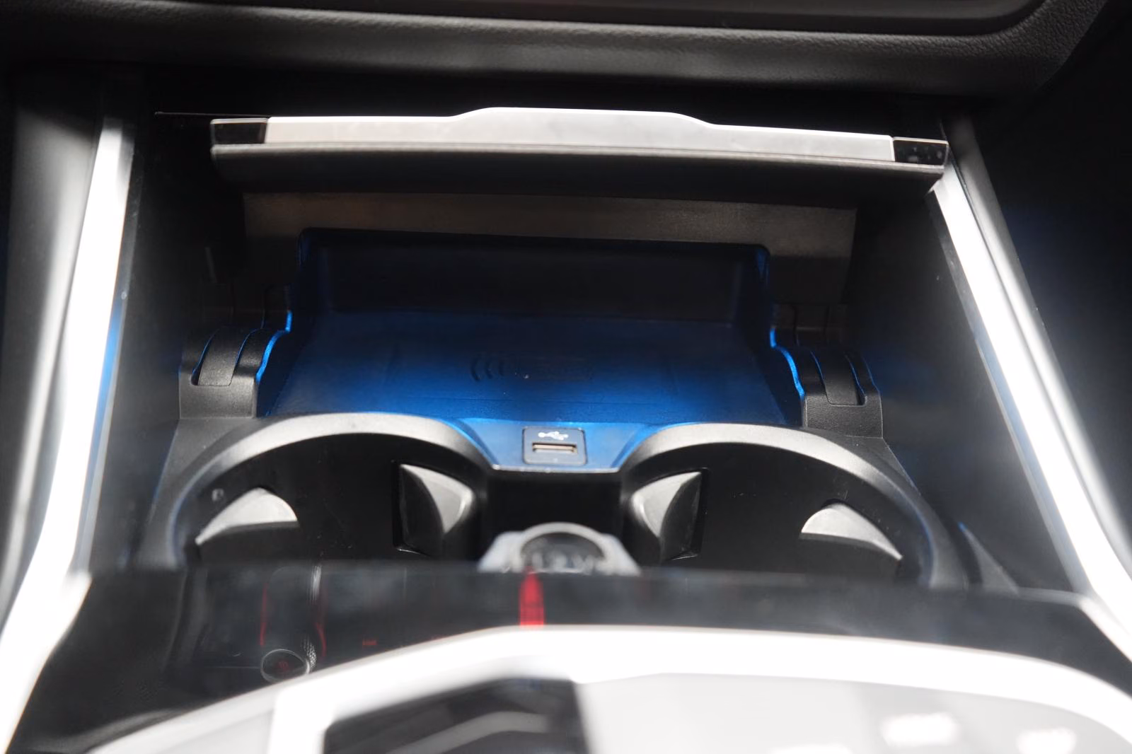 (B-425) BMW 320 i Leder/Temp/Hifi/Wide/CarPlay/Lane - Image 19