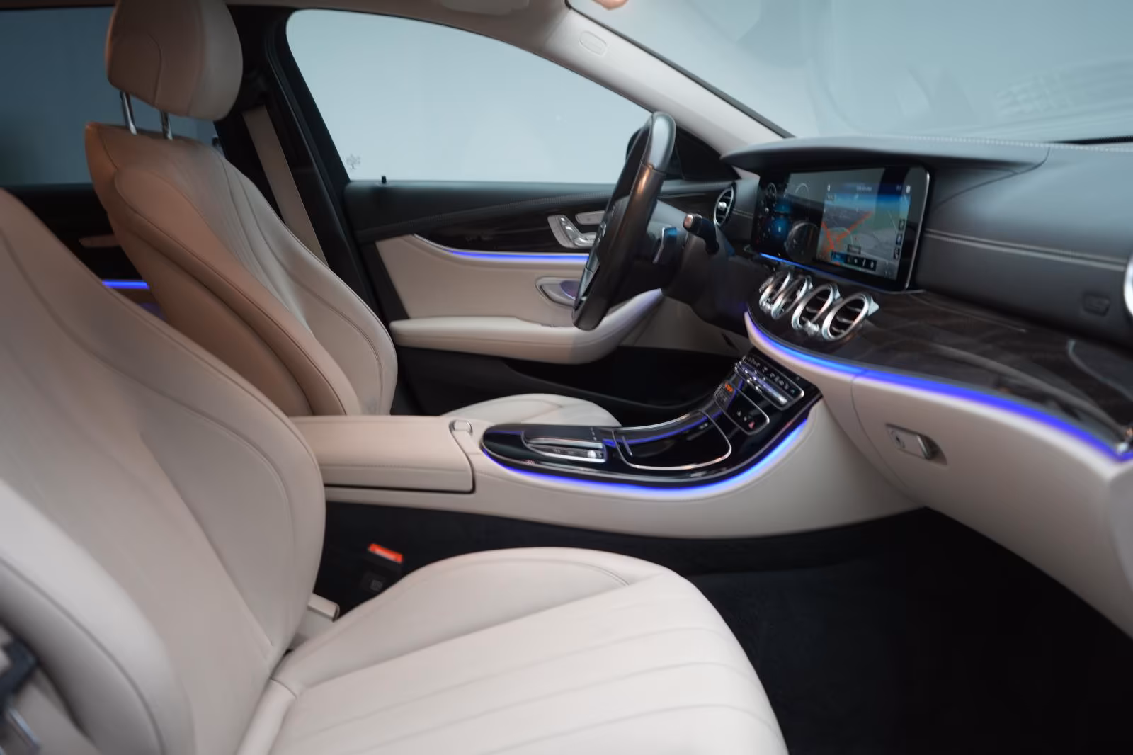 (B-349) Mercedes-Benz(Hybrid) E 300 de T 9G-Tronic AMG Leder/Distronic/Kamer - Image 9